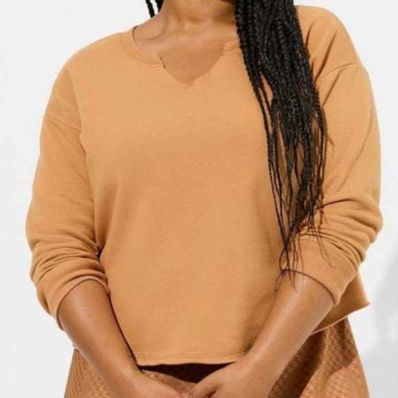 NWT - Torrid - Relaxed Fit Cozy Fleece Notch Neck Drop Shoulder Crop Sweatshirt - Picture 1 of 2